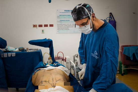 Slider image (3) Dr. Fernando Munar - Plastic Surgery